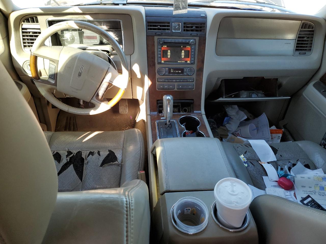 2011 Lincoln Navigator - Image 8