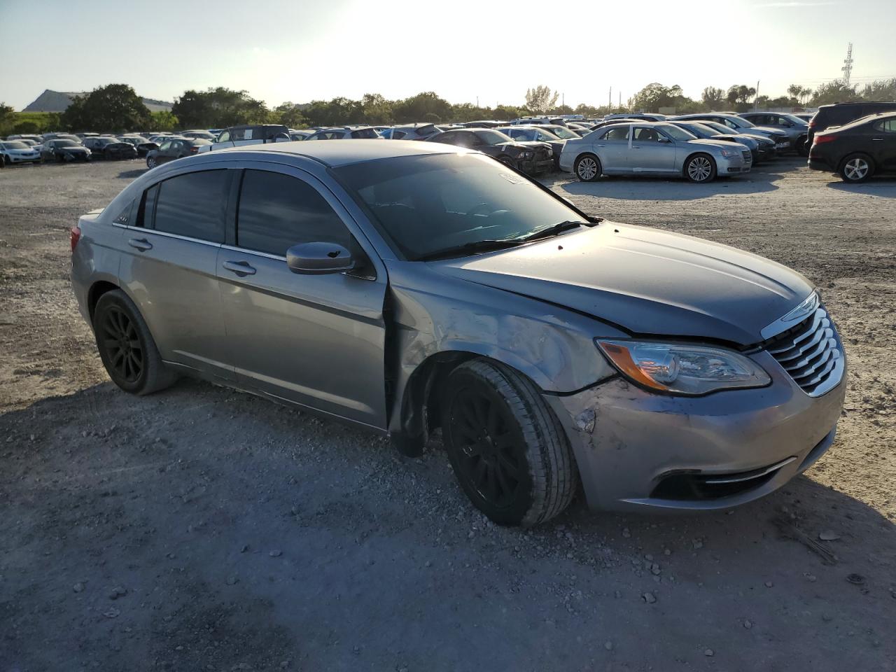 2013 Chrysler 200 - Image 4