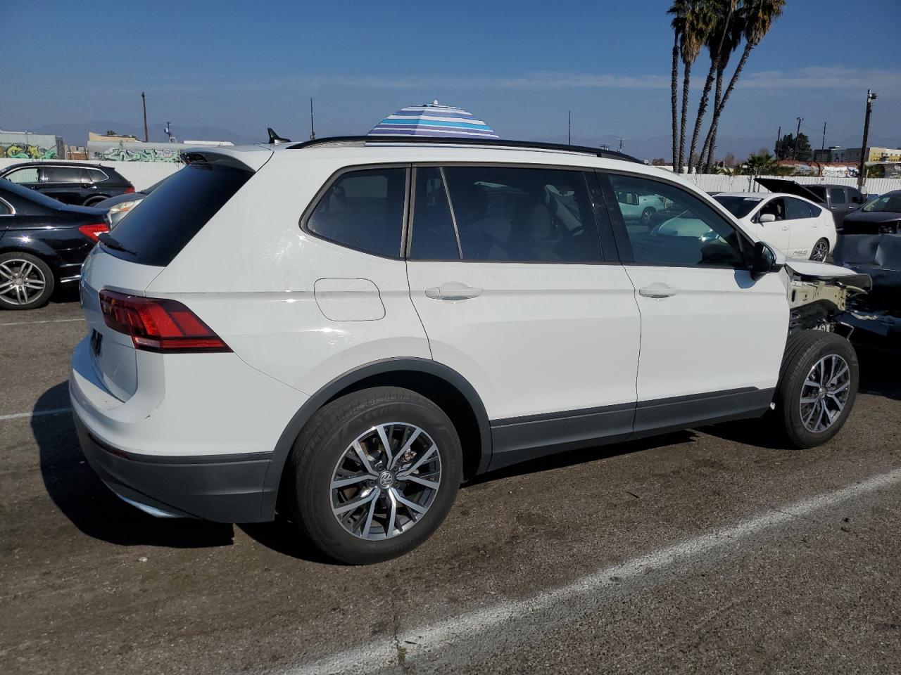2021 Volkswagen Tiguan - Image 3