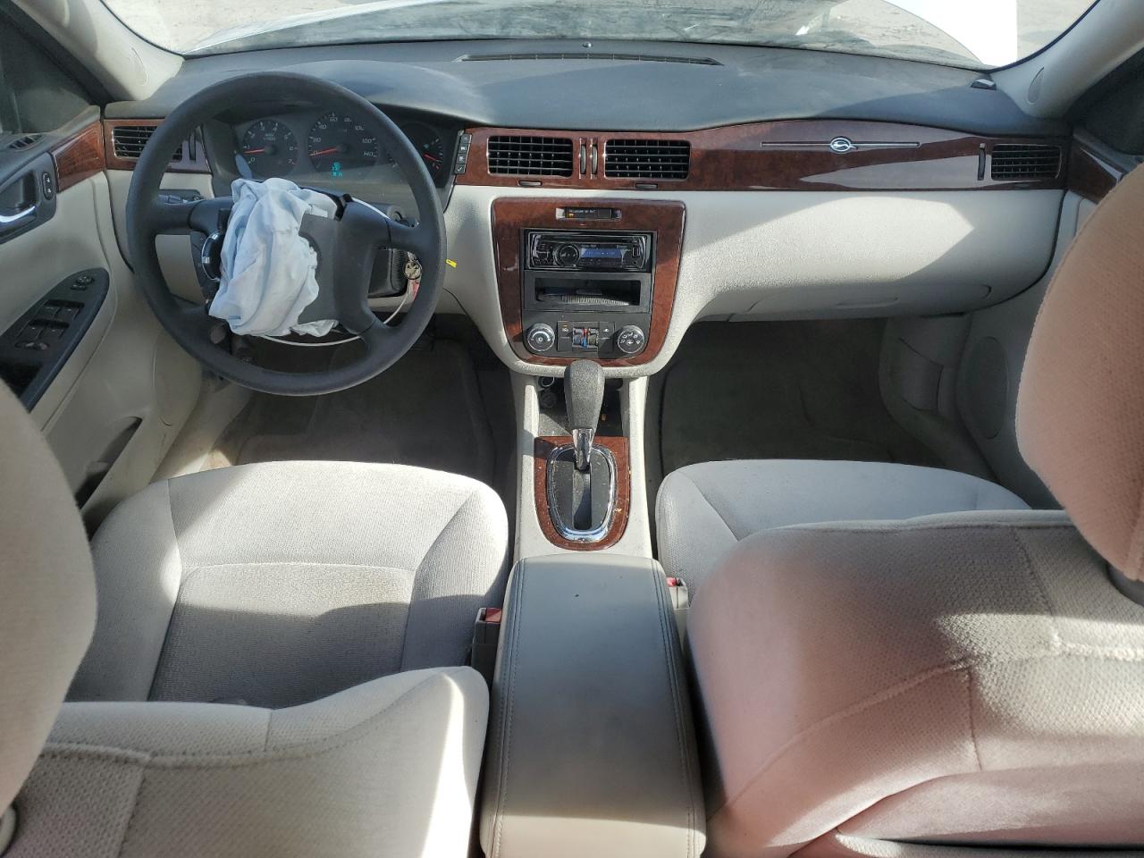 2010 Chevrolet Impala - Image 8