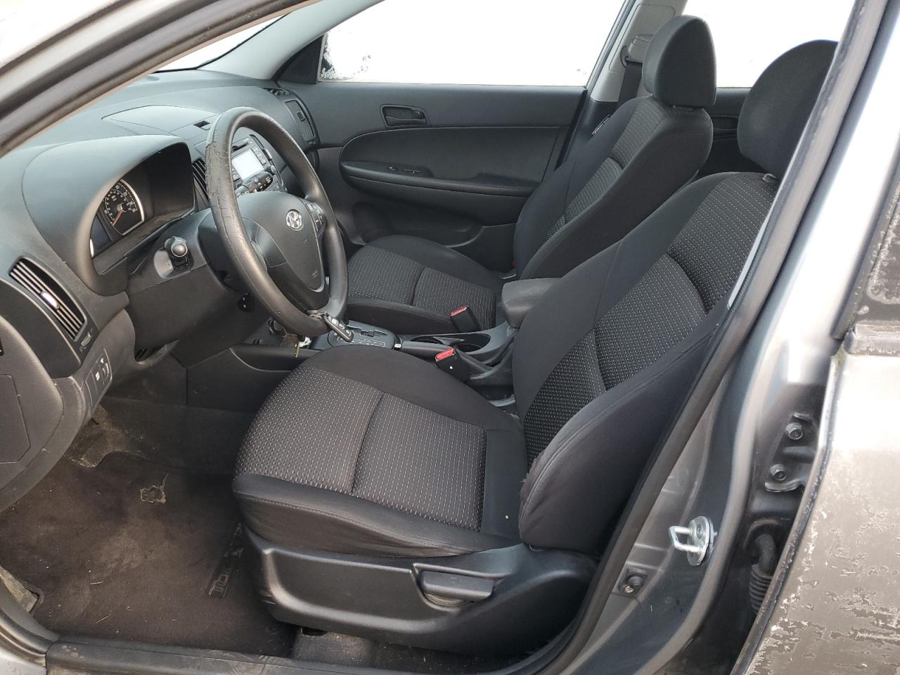 2010 Hyundai Elantra - Image 7