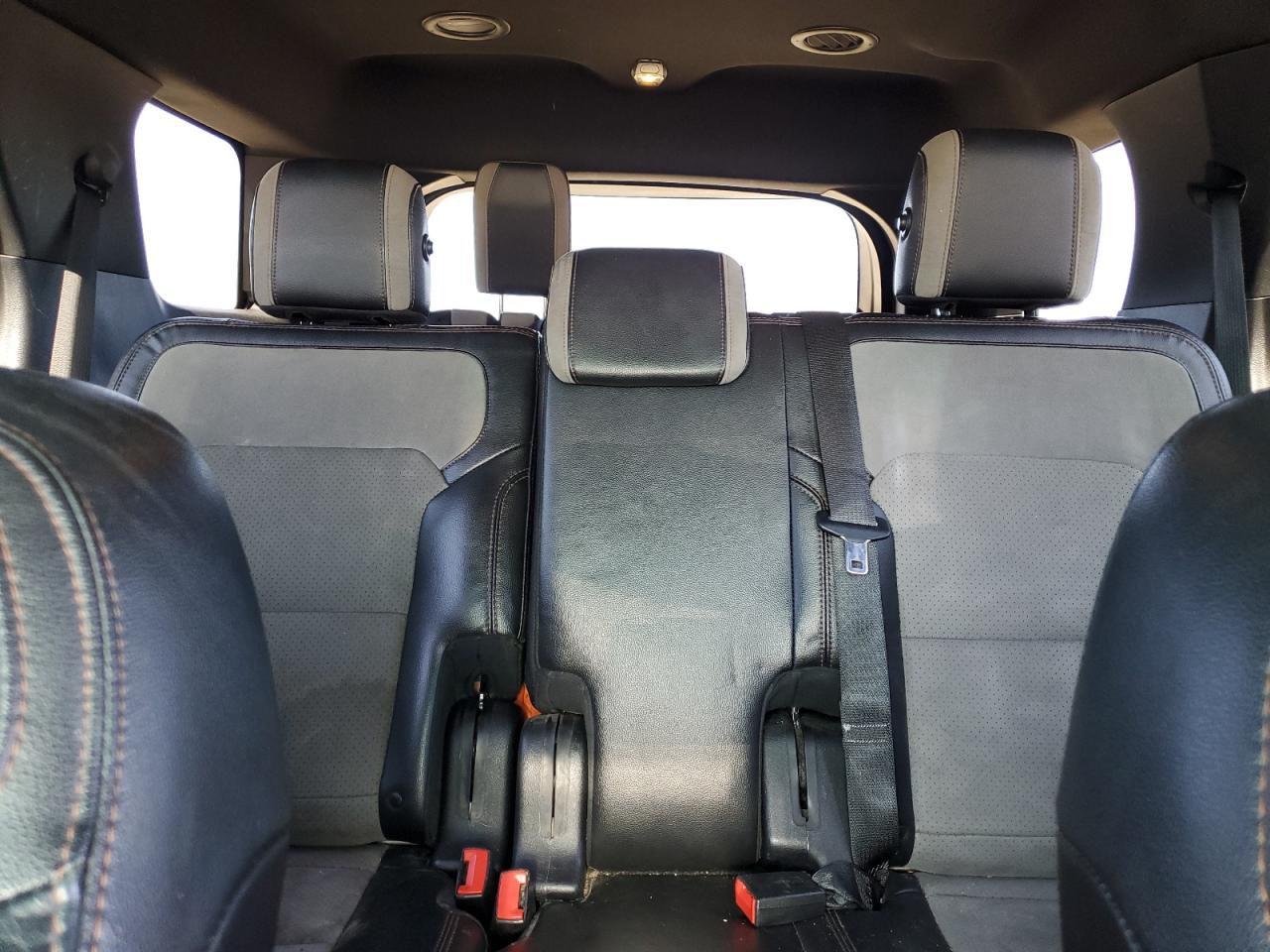2017 Ford Explorer - Image 10