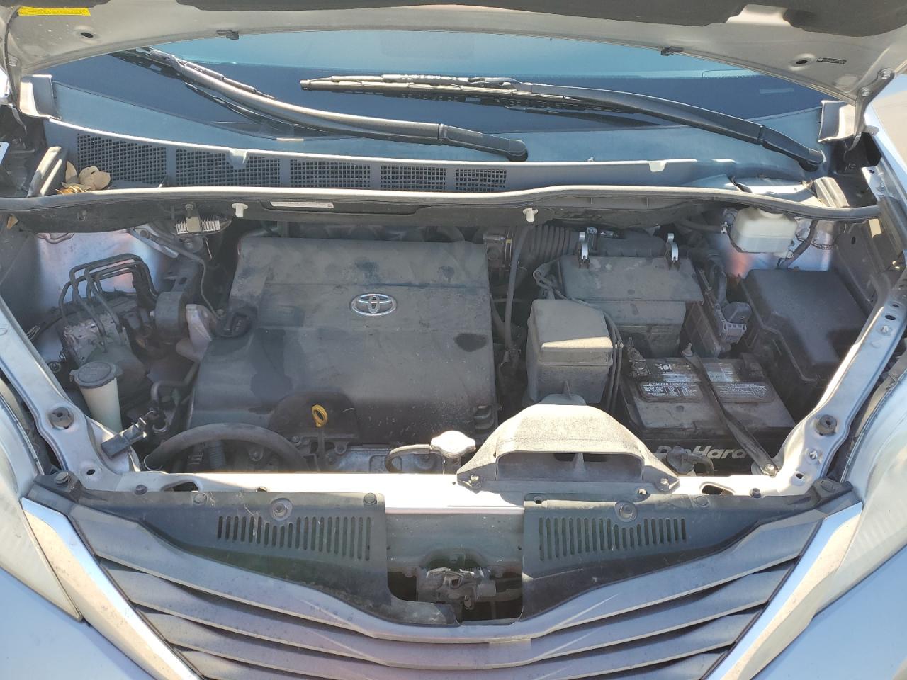 2012 Toyota Sienna - Image 12