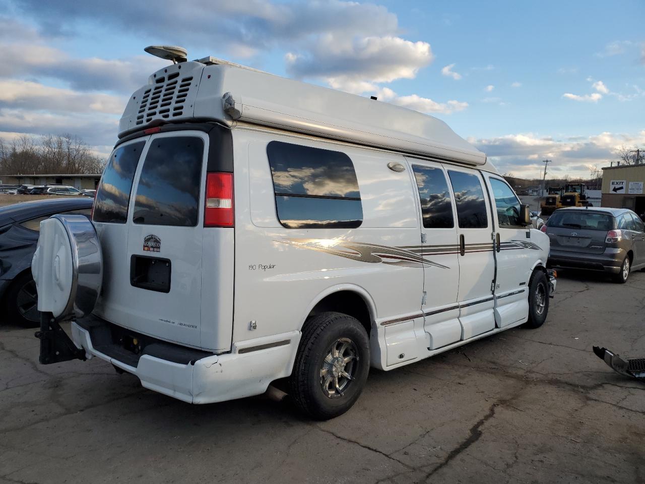2014 Chevrolet Express - Image 4