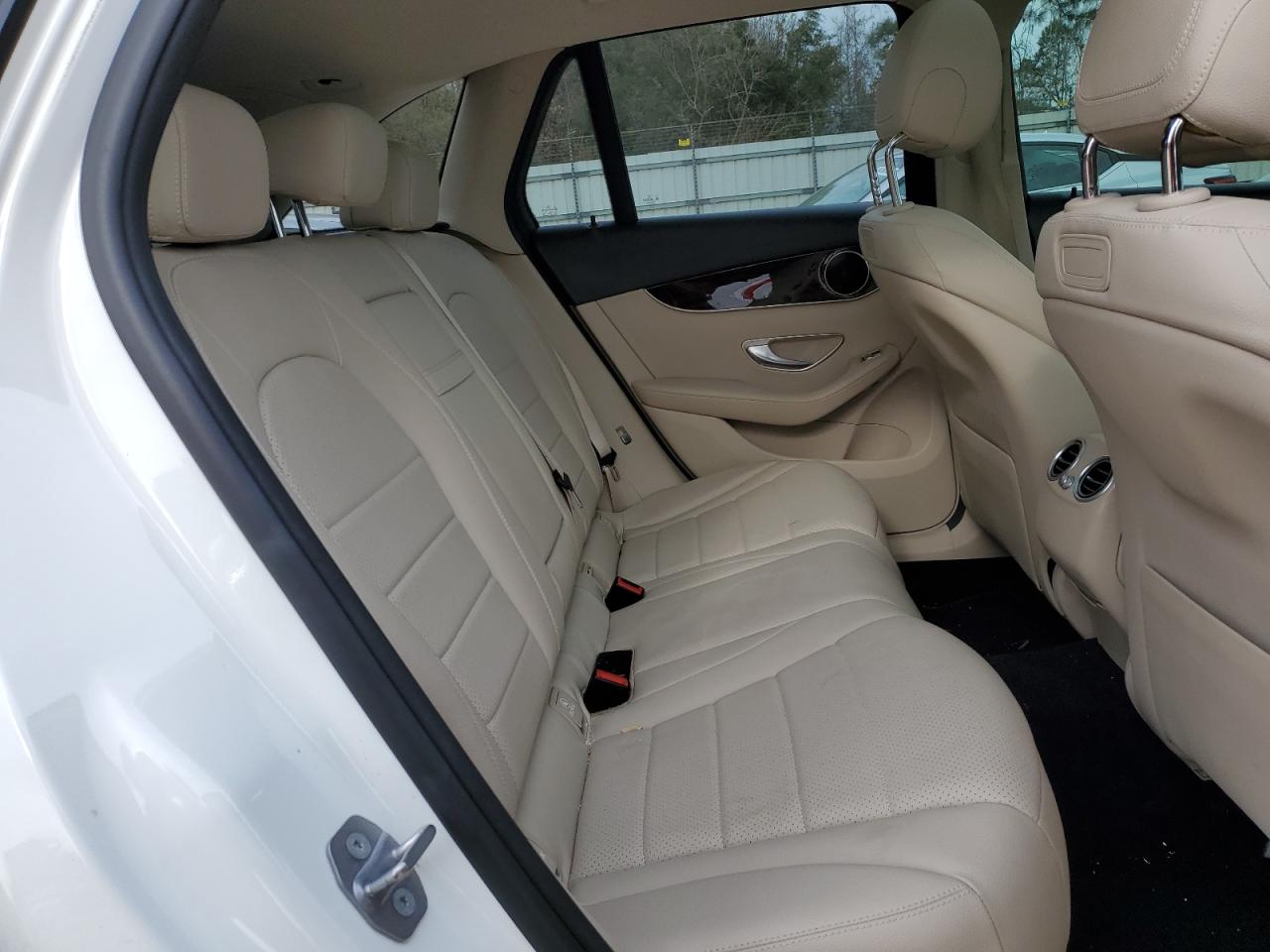 2018 Mercedes-Benz GLC - Image 11