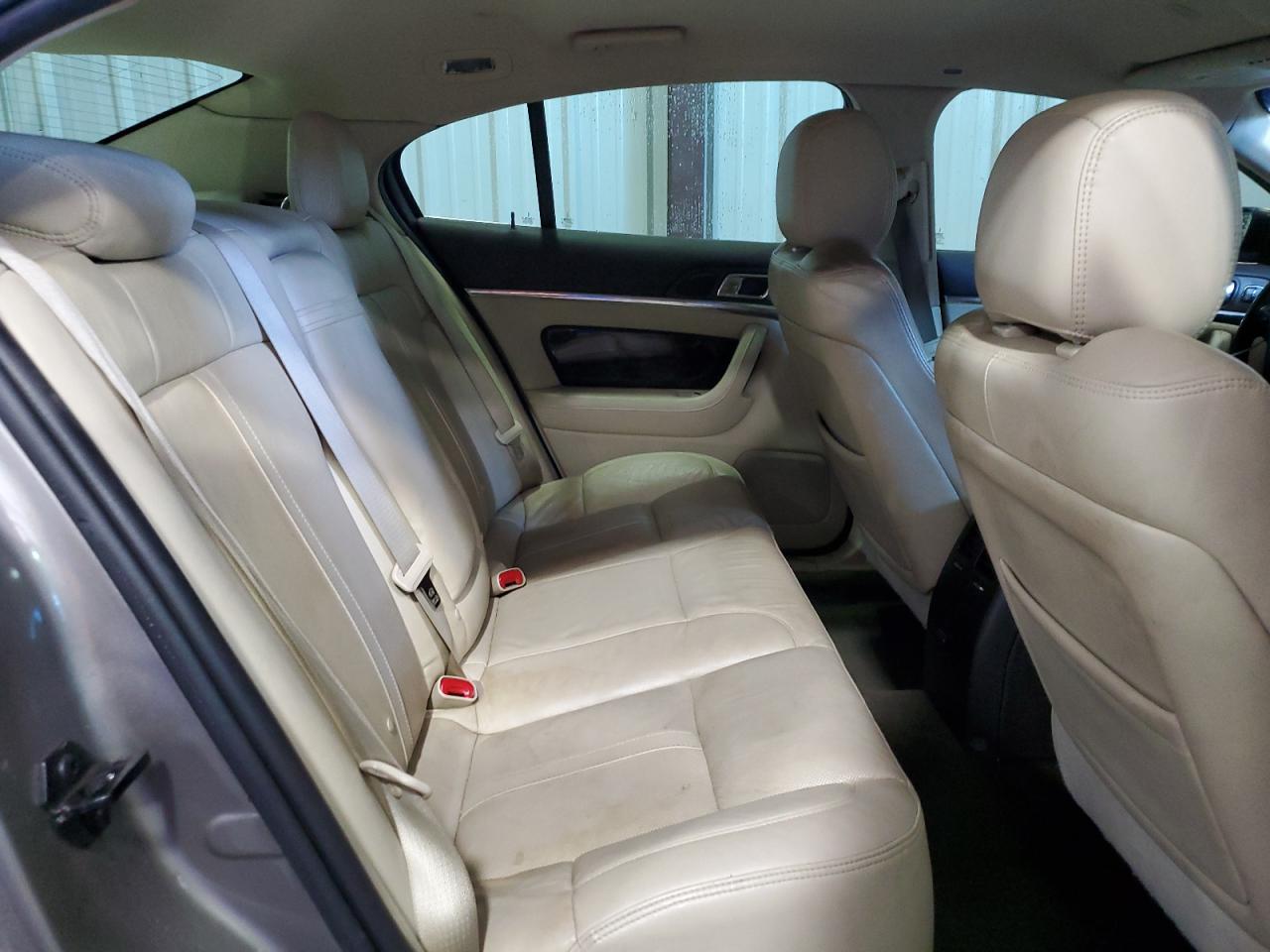 2015 Lincoln MKS - Image 10