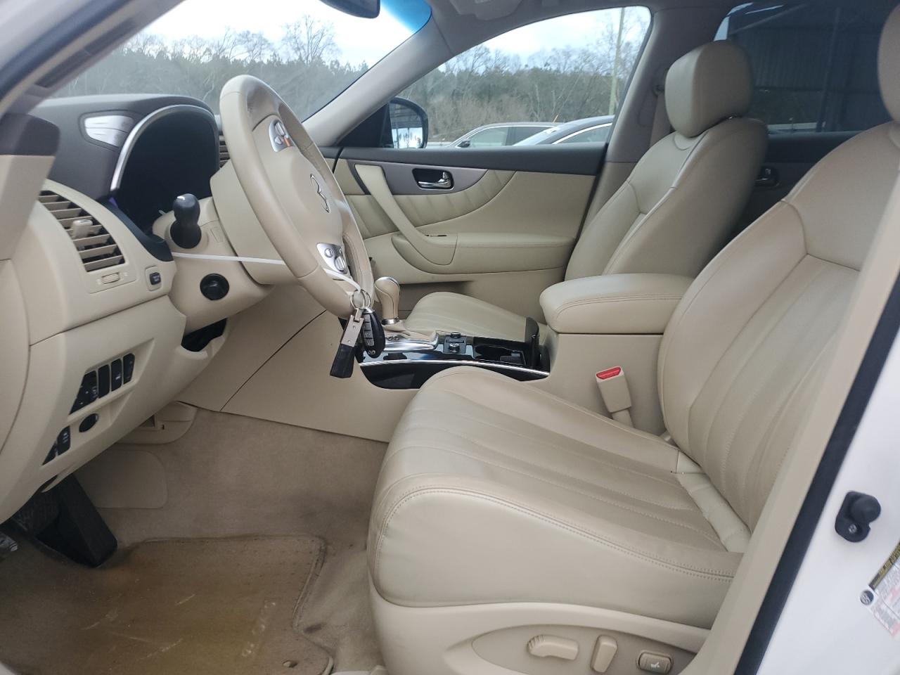 2016 Infiniti QX70 - Image 7