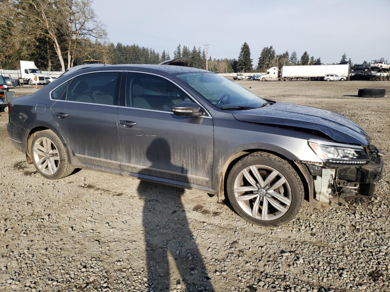 2017 Volkswagen Passat - Image 4