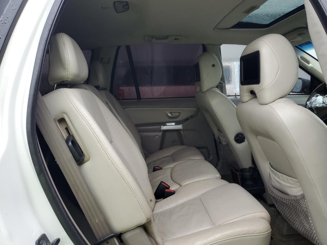2006 Volvo XC90 - Image 11