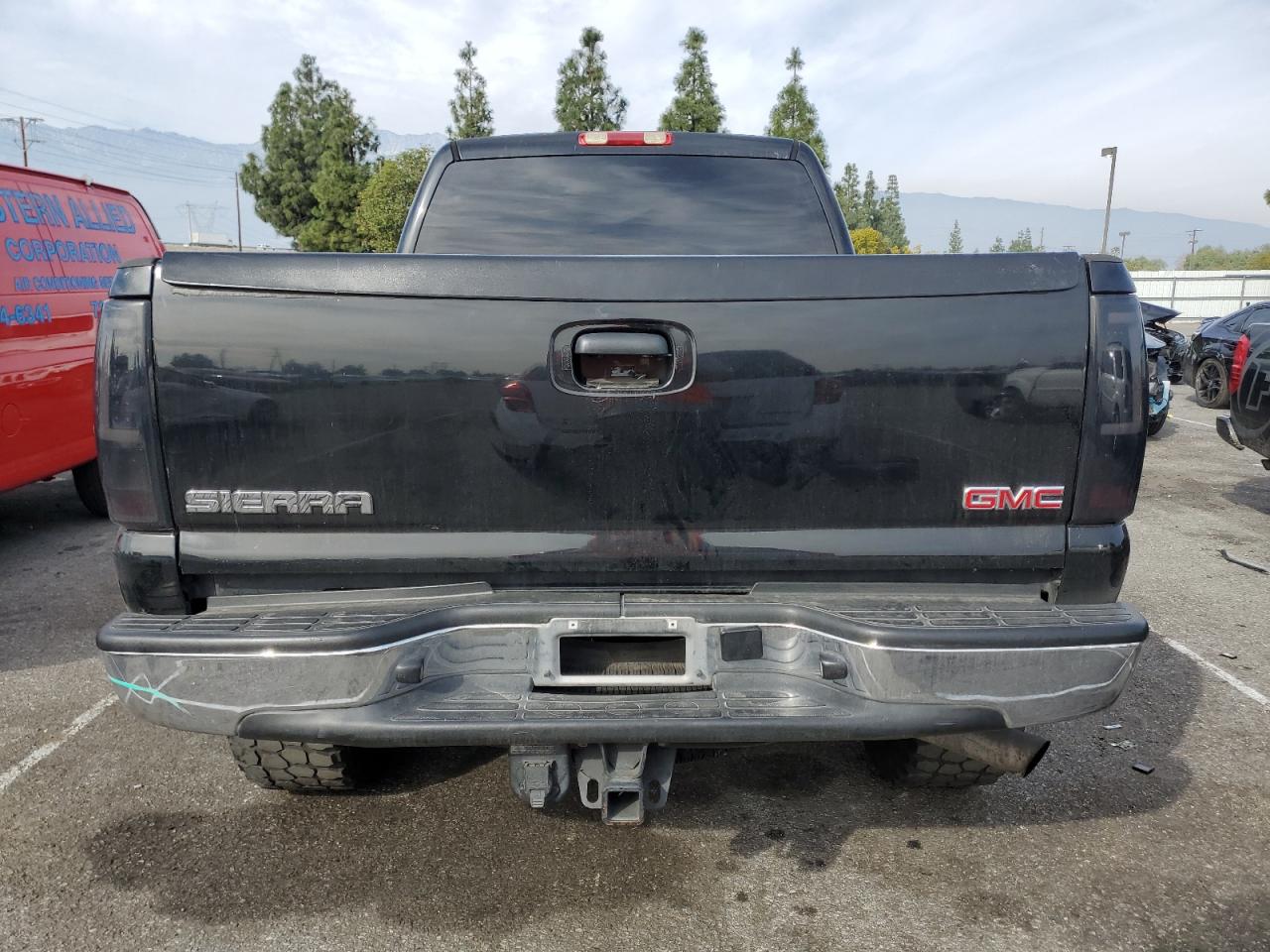 2006 GMC Sierra - Image 6