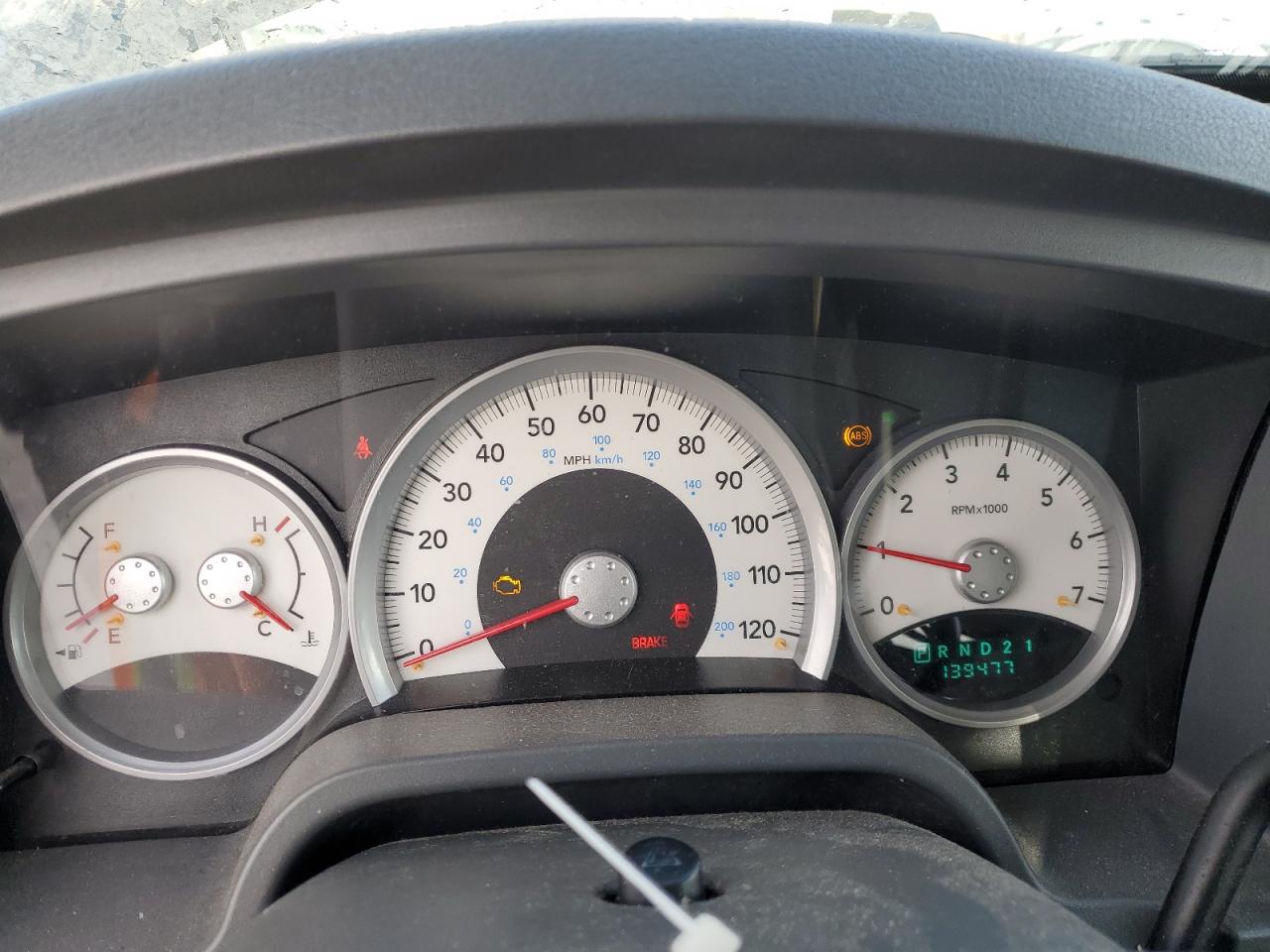 2006 Dodge Dakota - Image 9