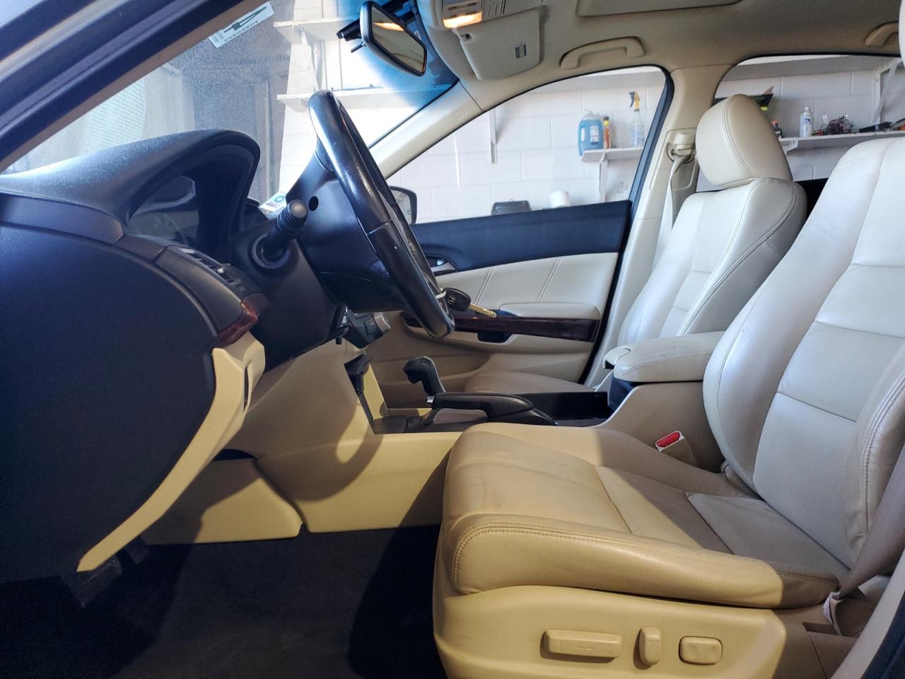 2010 Honda Accord - Image 7