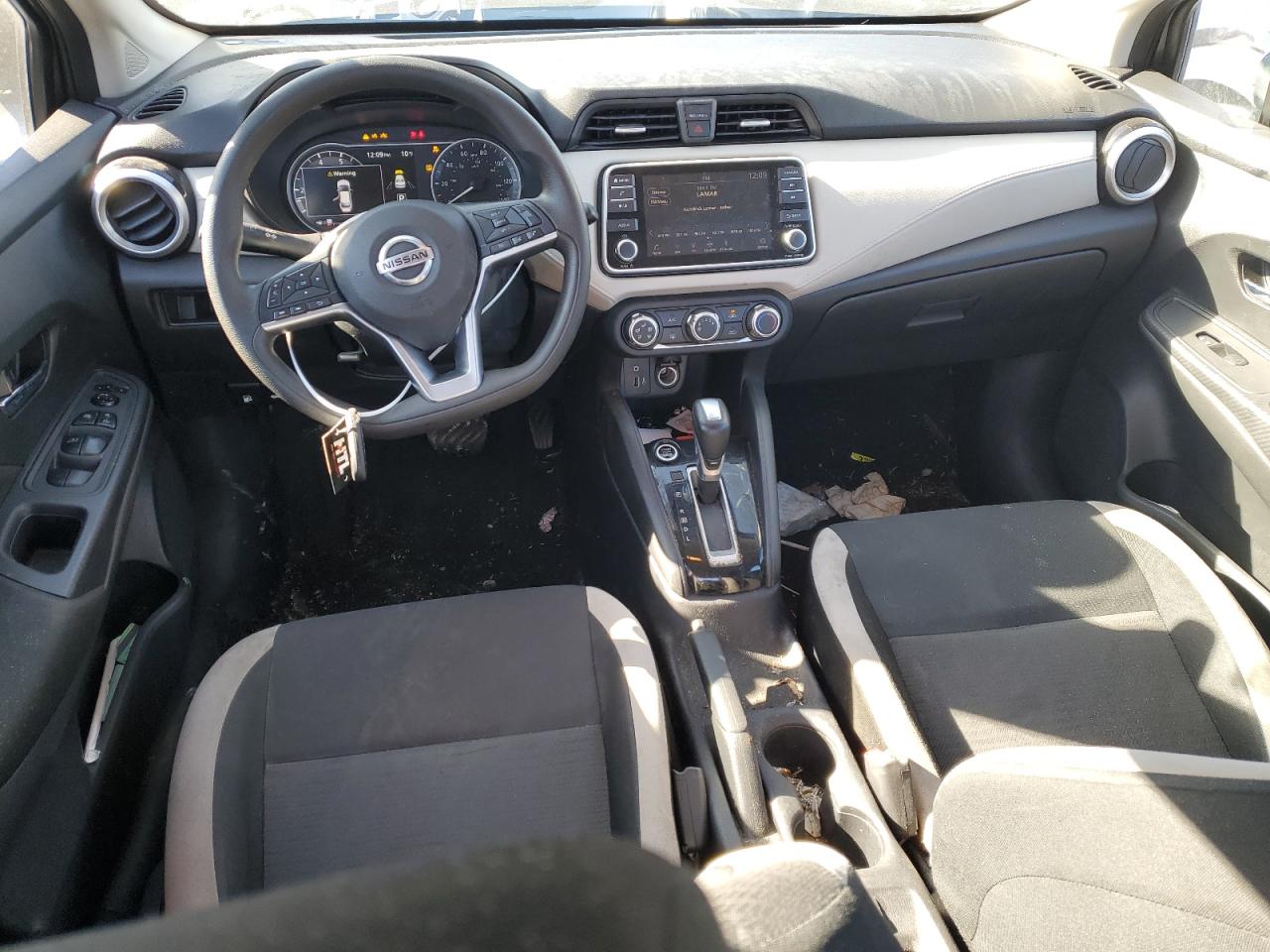 2021 Nissan Versa - Image 8