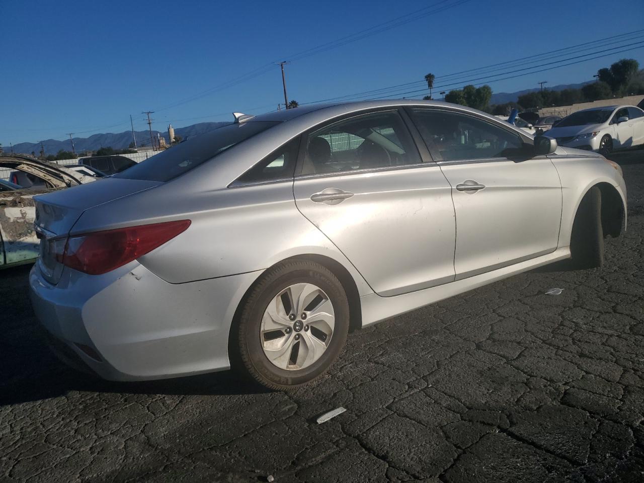 2014 Hyundai Sonata - Image 3