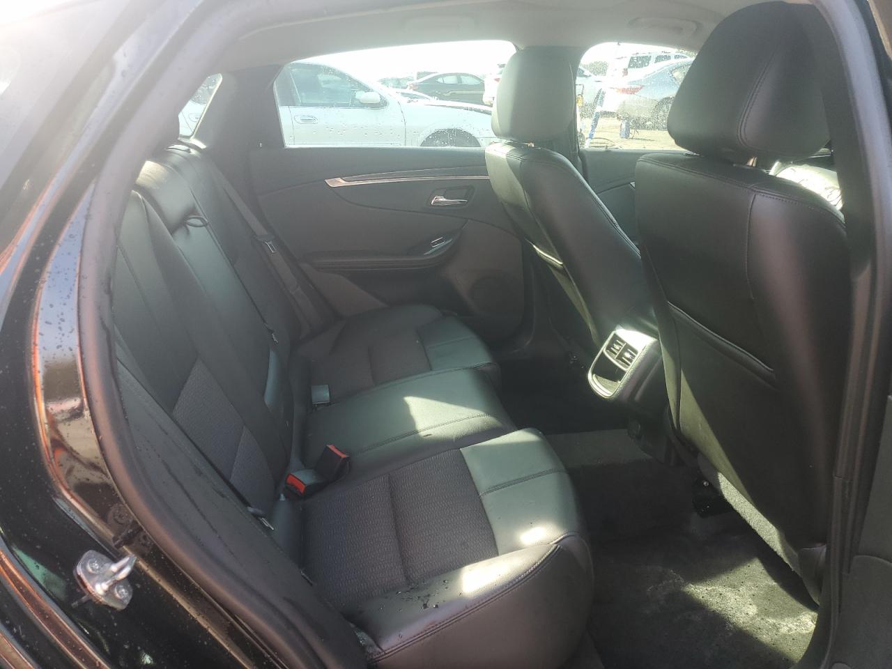 2016 Chevrolet Impala - Image 10