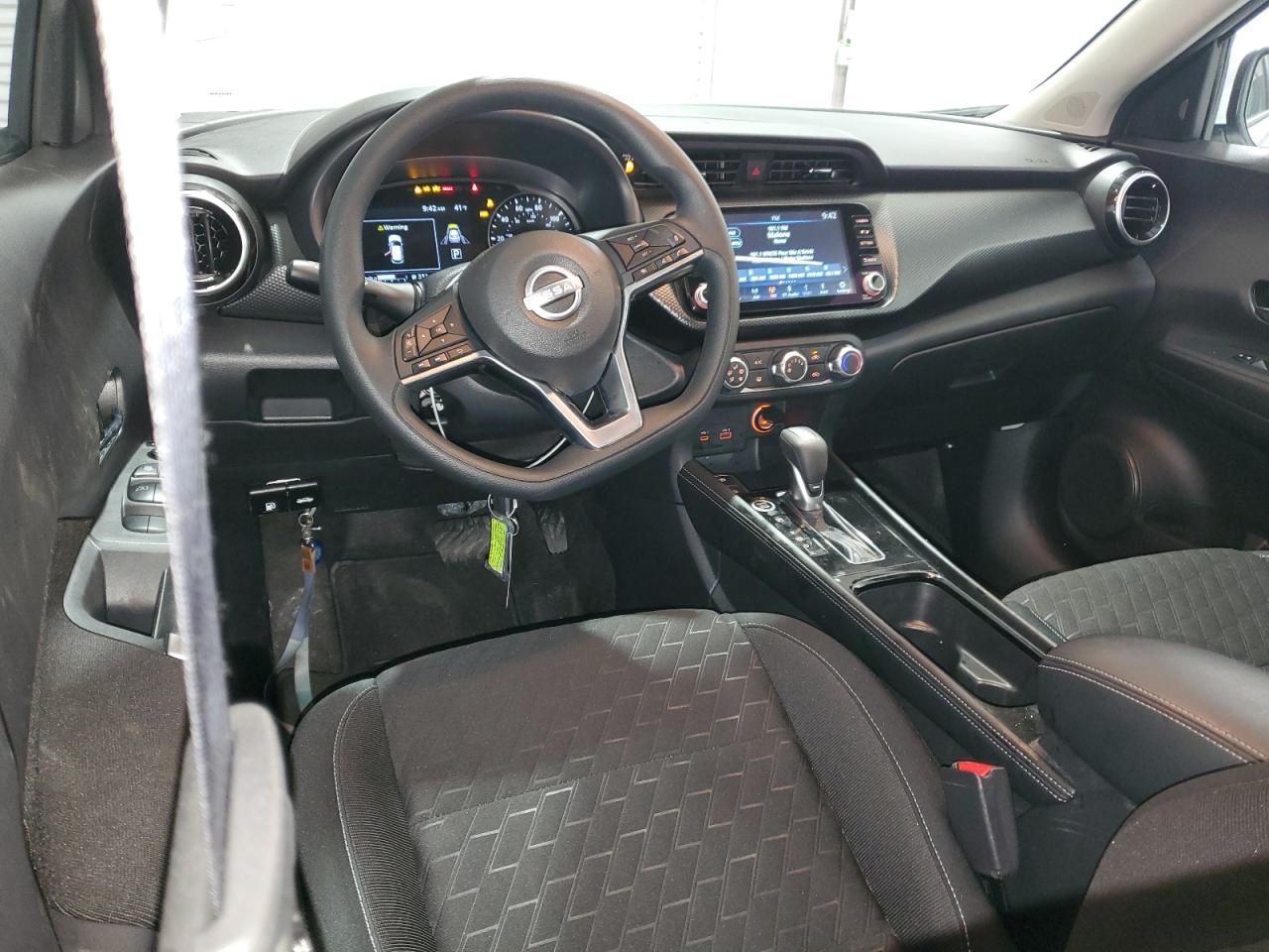 2024 Nissan Kicks - Image 8