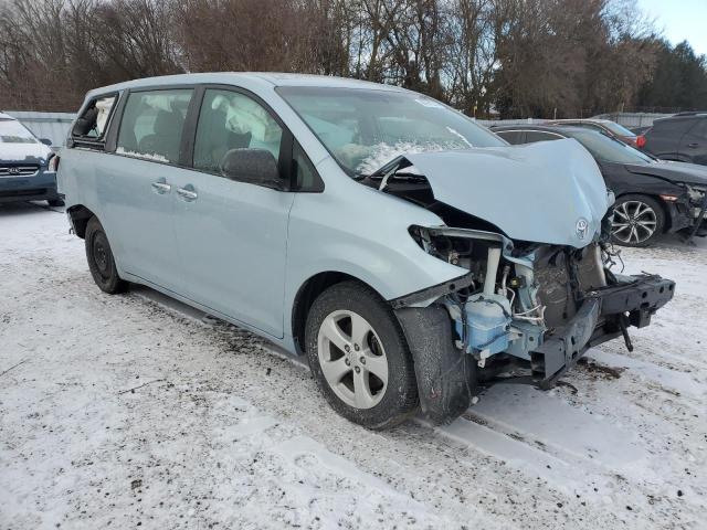 2017 TOYOTA SIENNA 