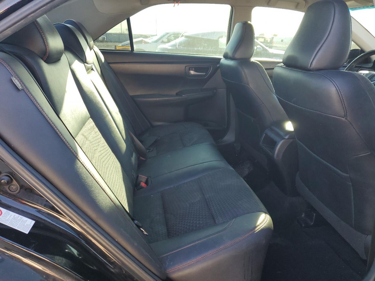 2015 Toyota Camry - Image 10
