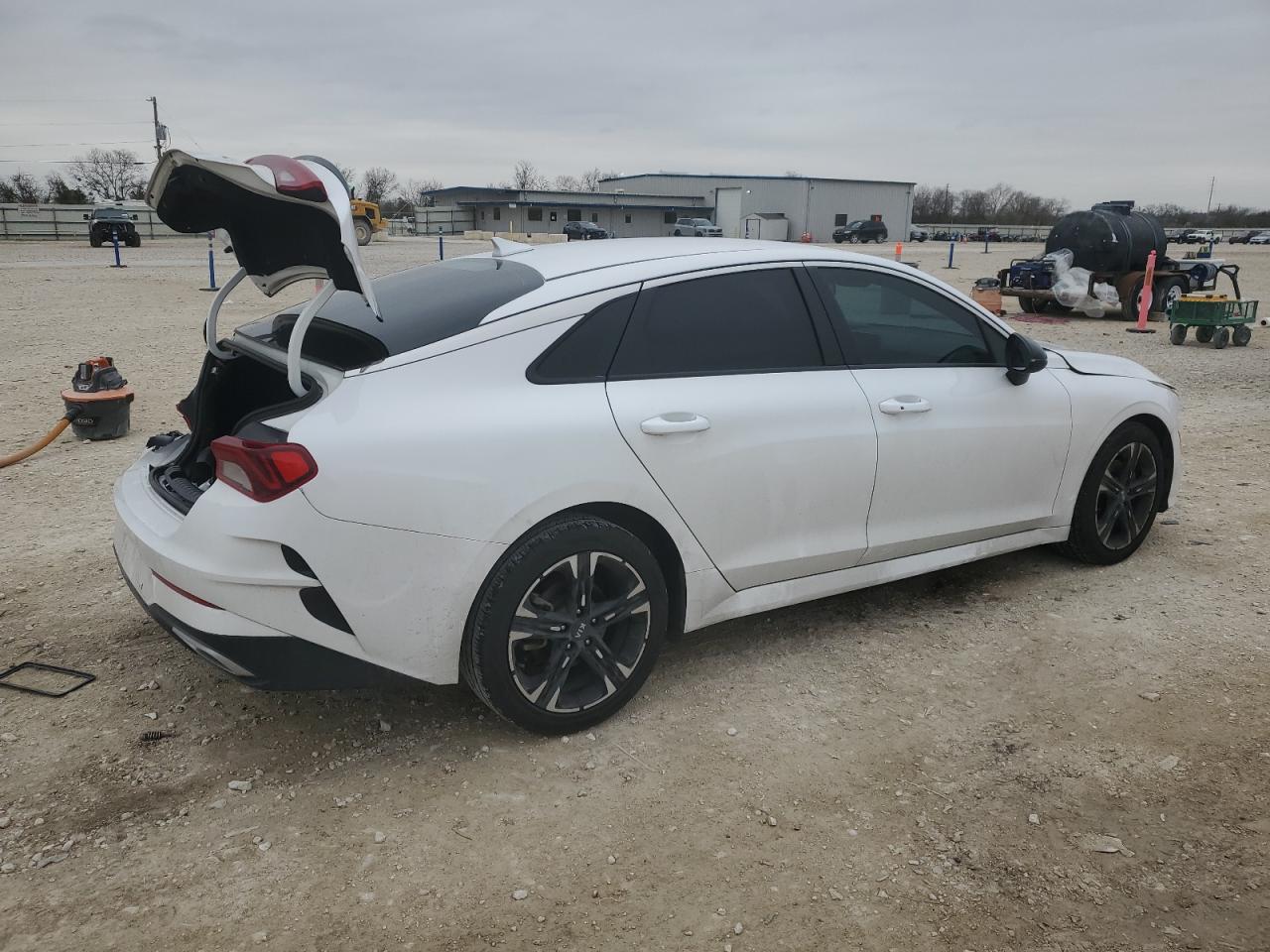 2021 Kia K5 - Image 3