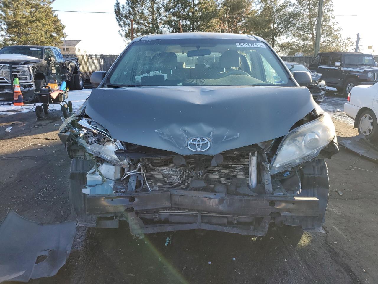 2012 Toyota Sienna - Image 5