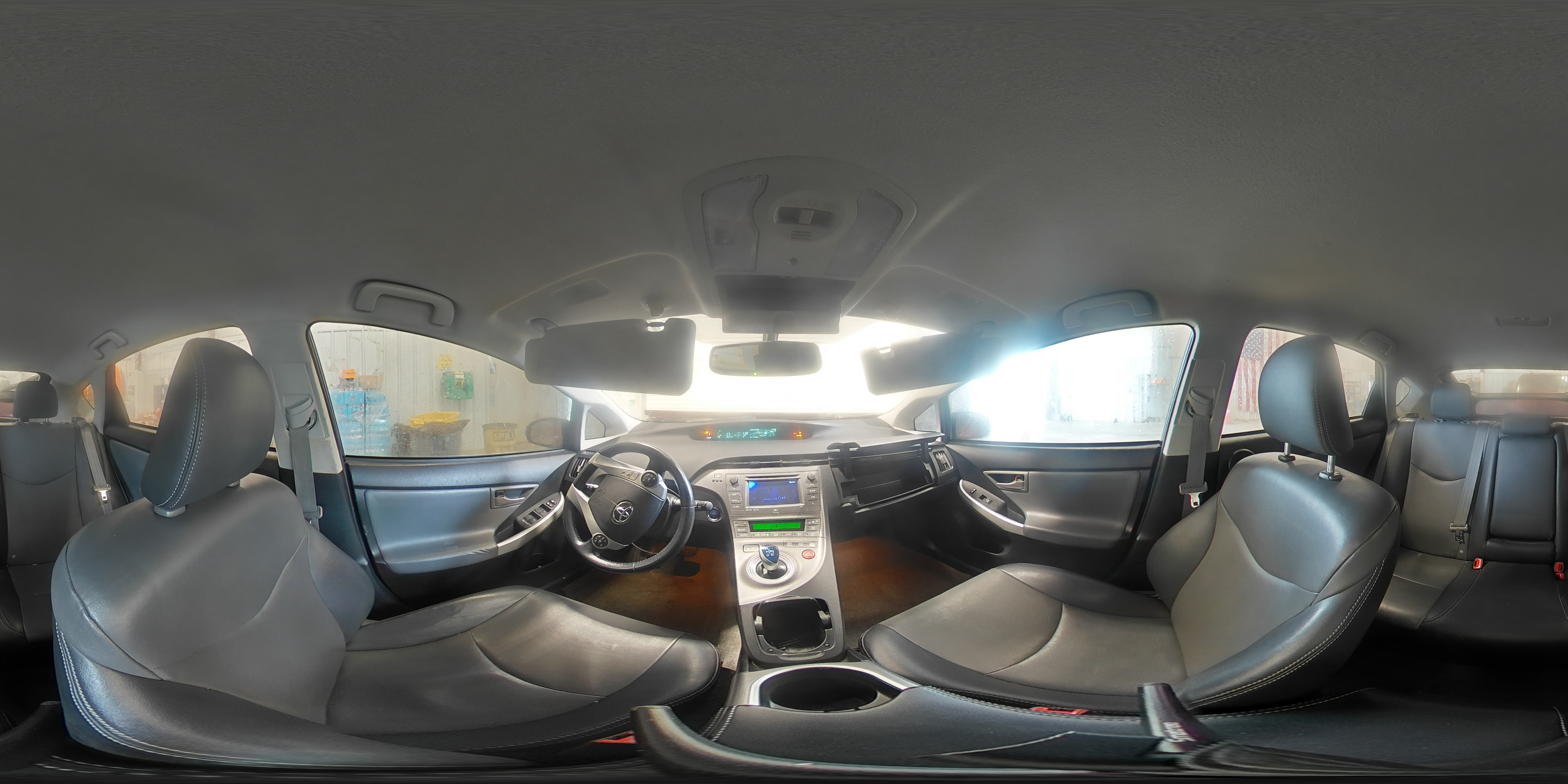 2012 Toyota Prius - Image 13