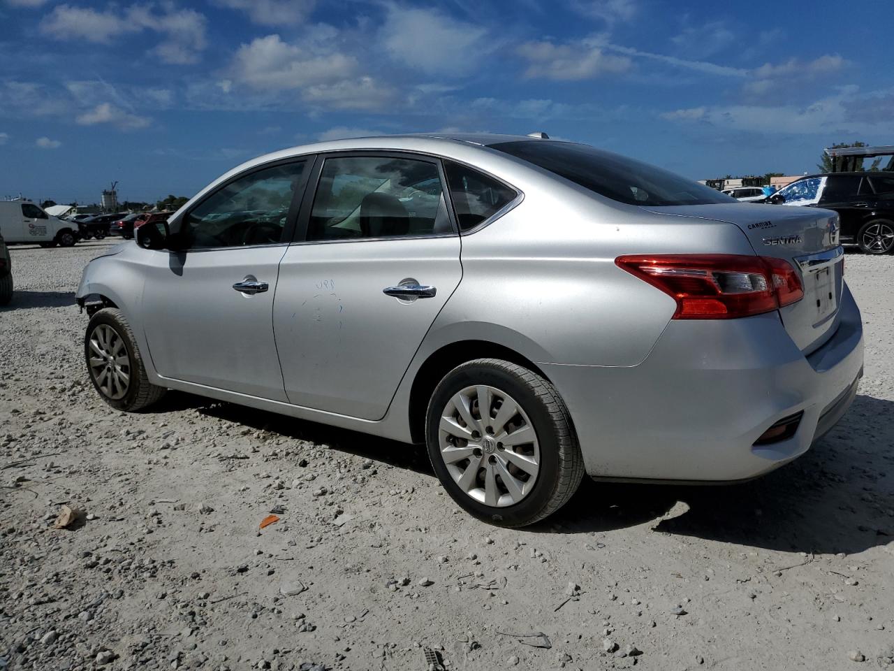 2016 Nissan Sentra - Image 2
