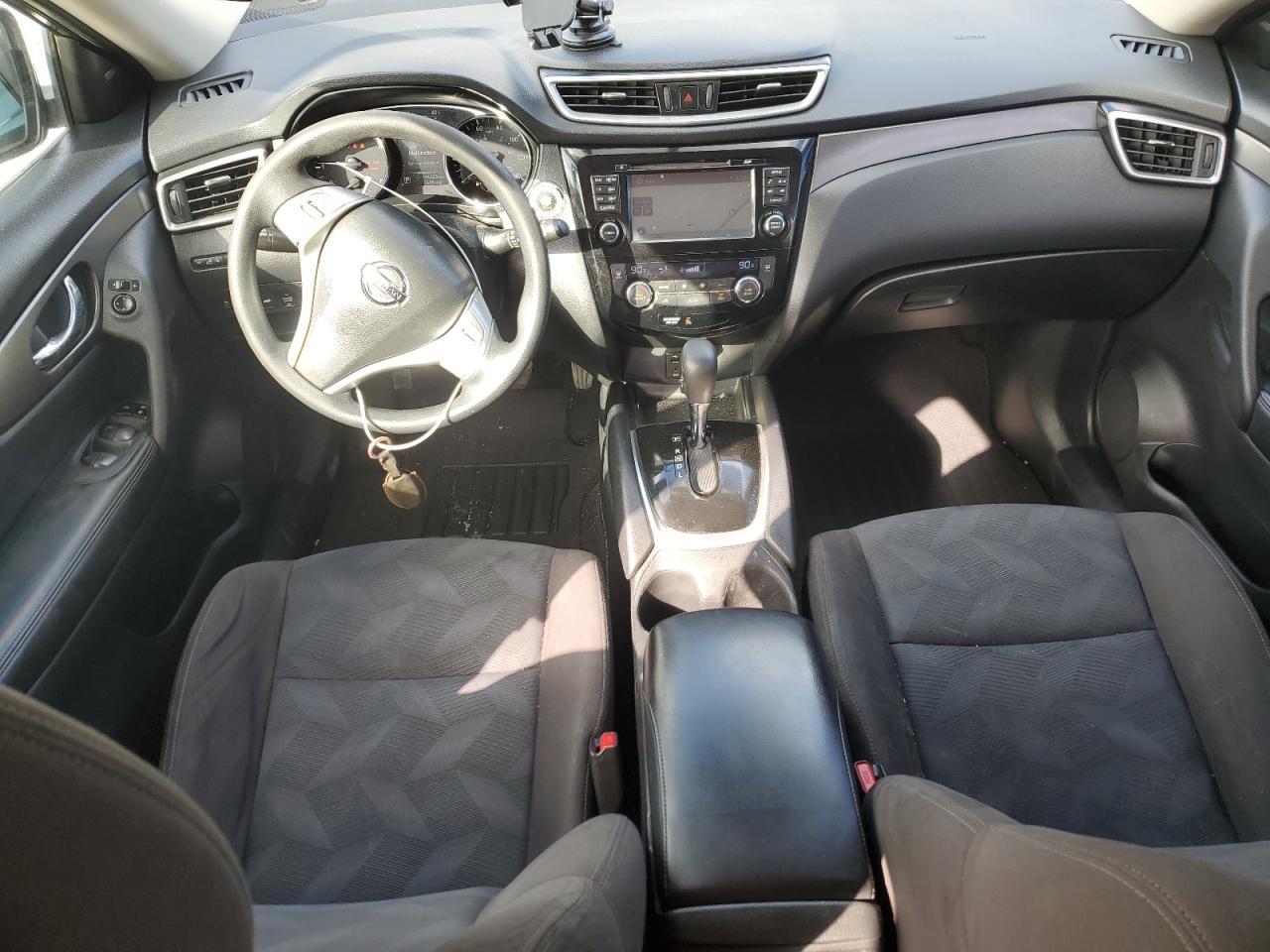 2015 Nissan Rogue - Image 8