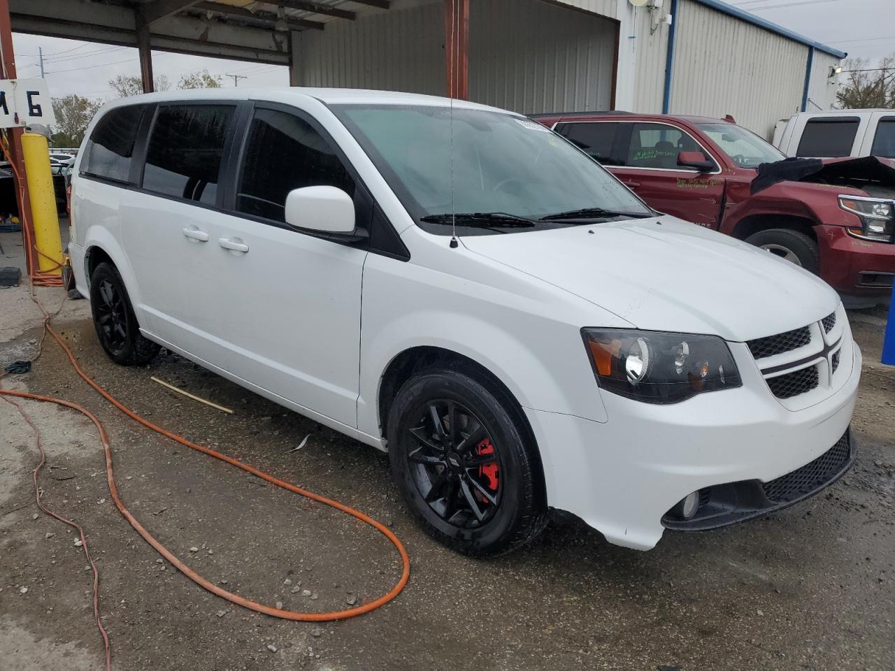 2020 Dodge Caravan - Image 4