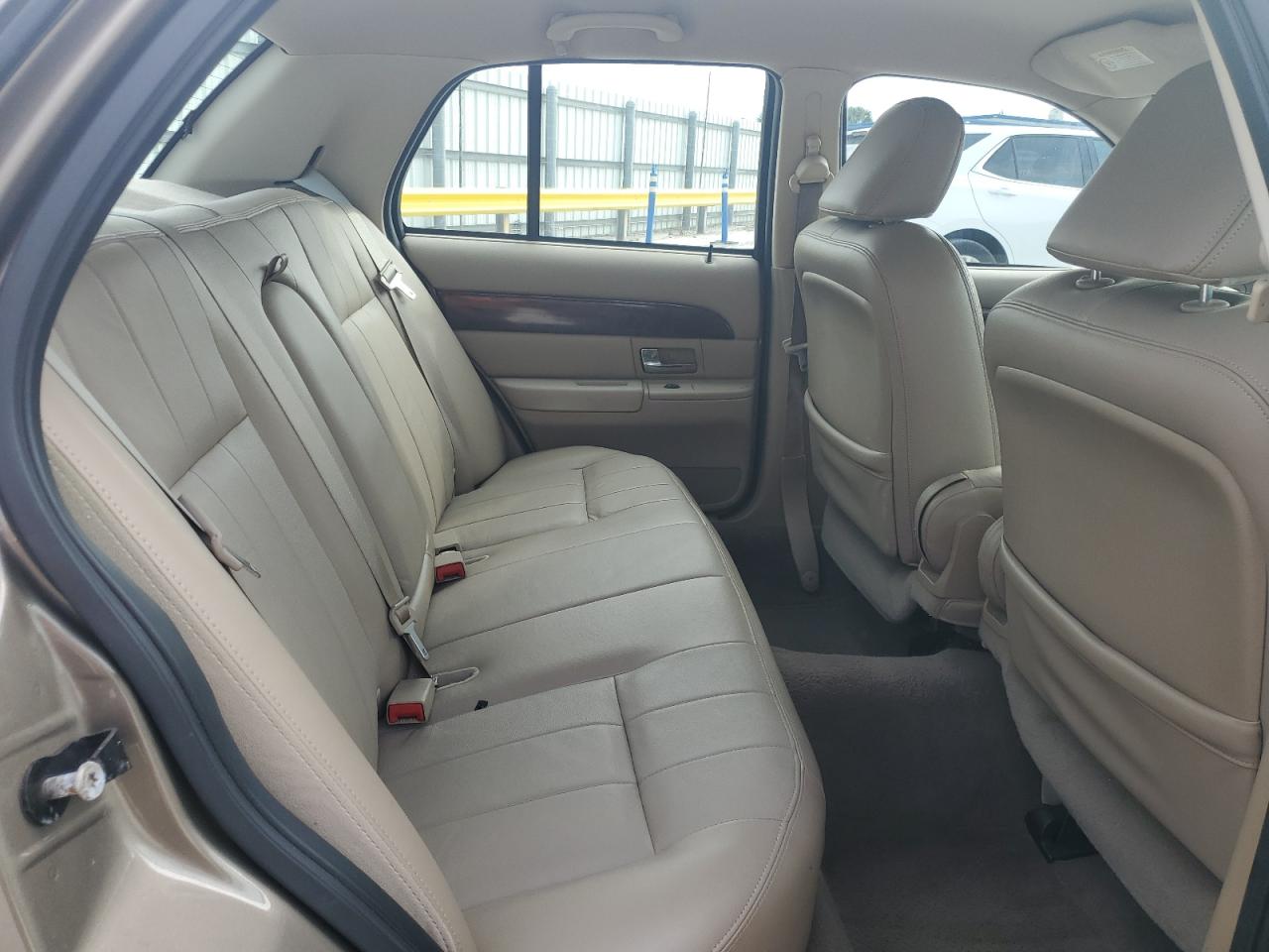 2005 Mercury Grand Marquis - Image 10
