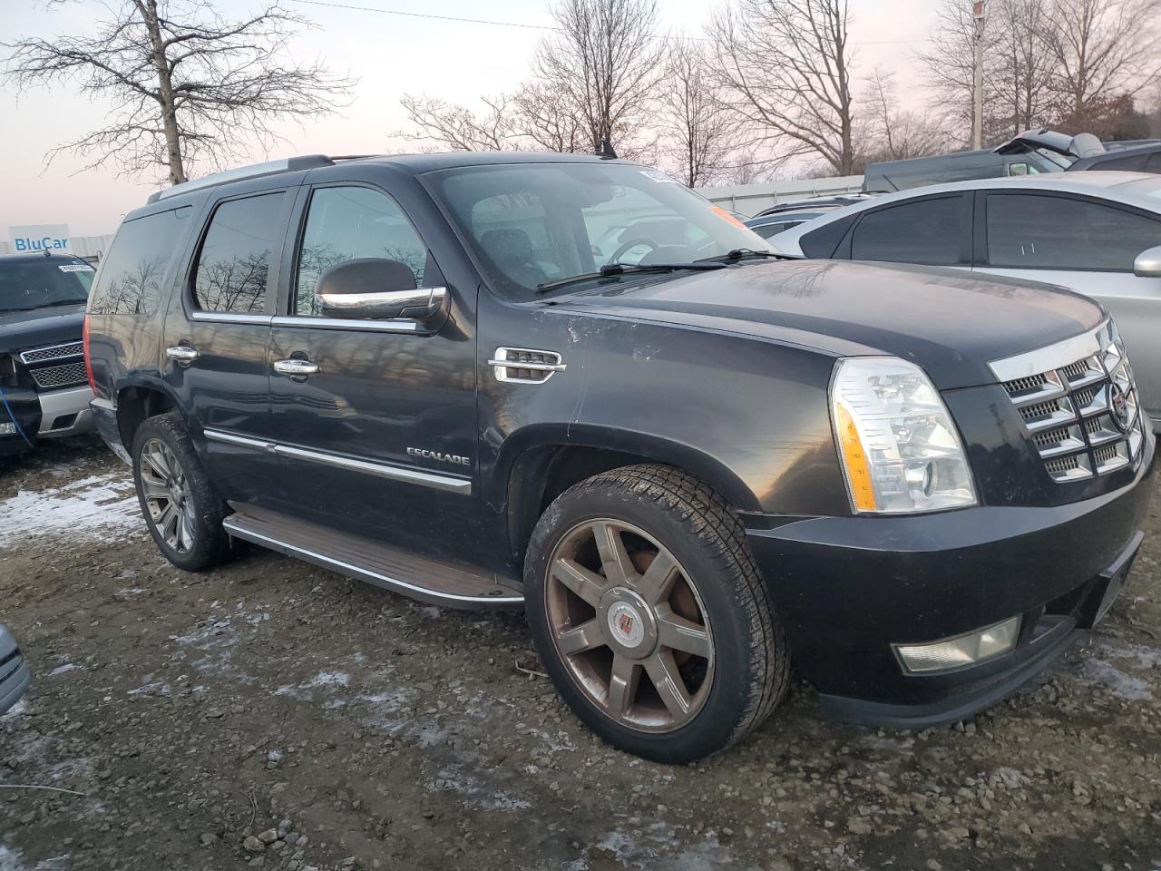 2011 Cadillac Escalade - Image 4