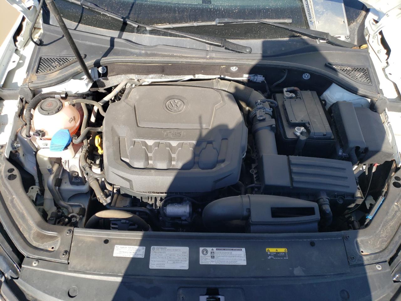 2019 Volkswagen Passat - Image 11