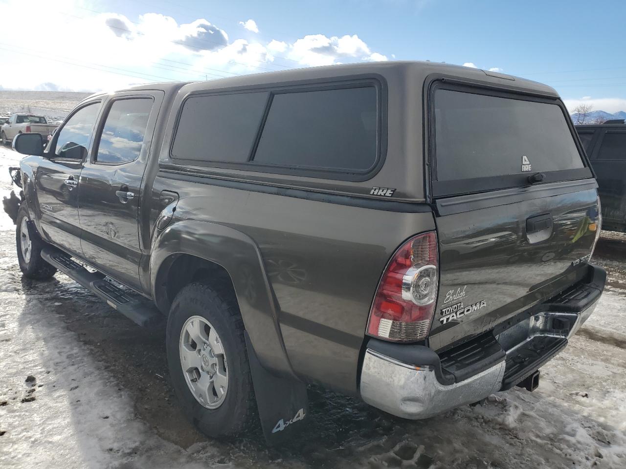 2015 Toyota Tacoma - Image 2