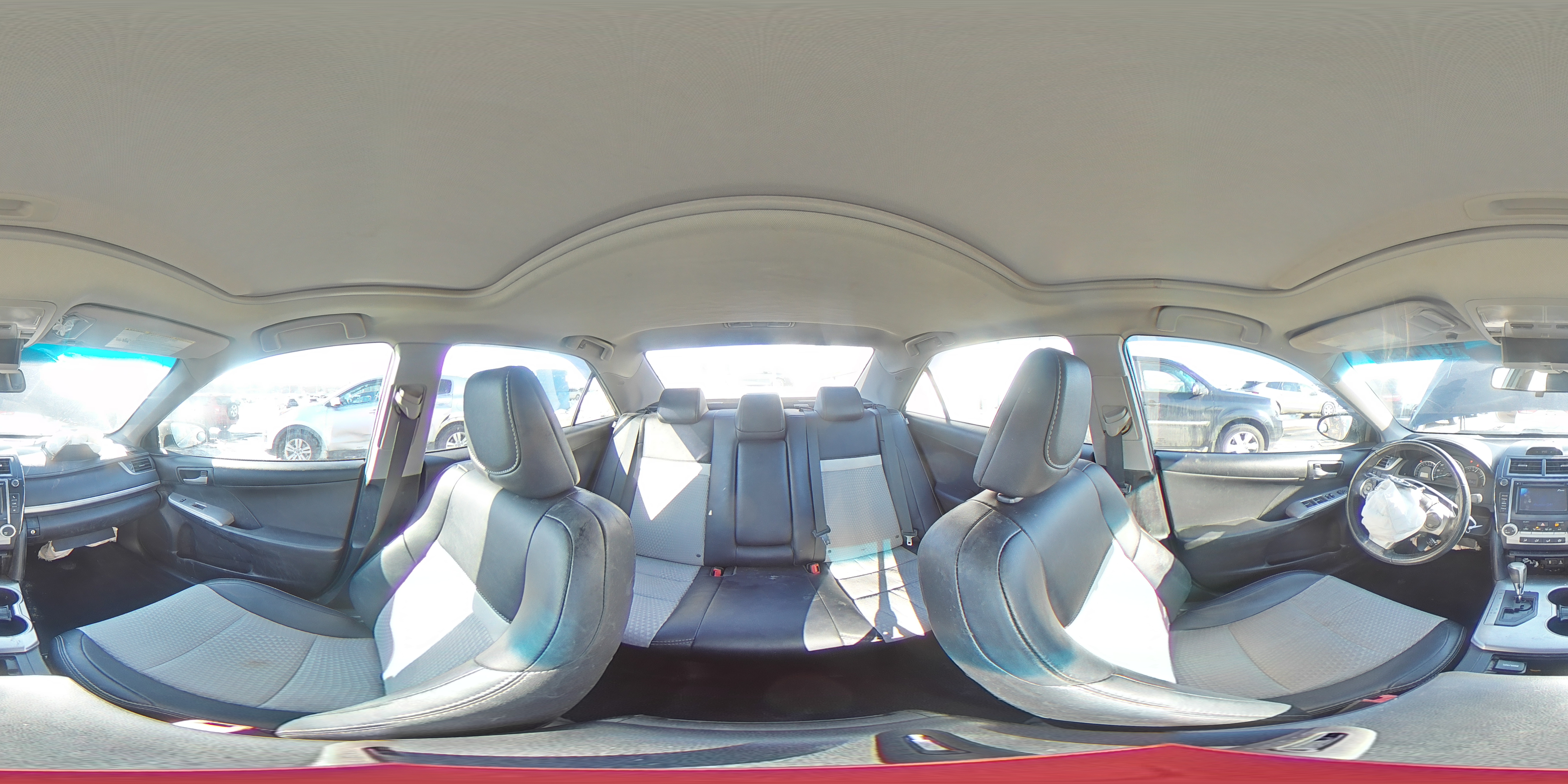 2014 Toyota Camry - Image 12