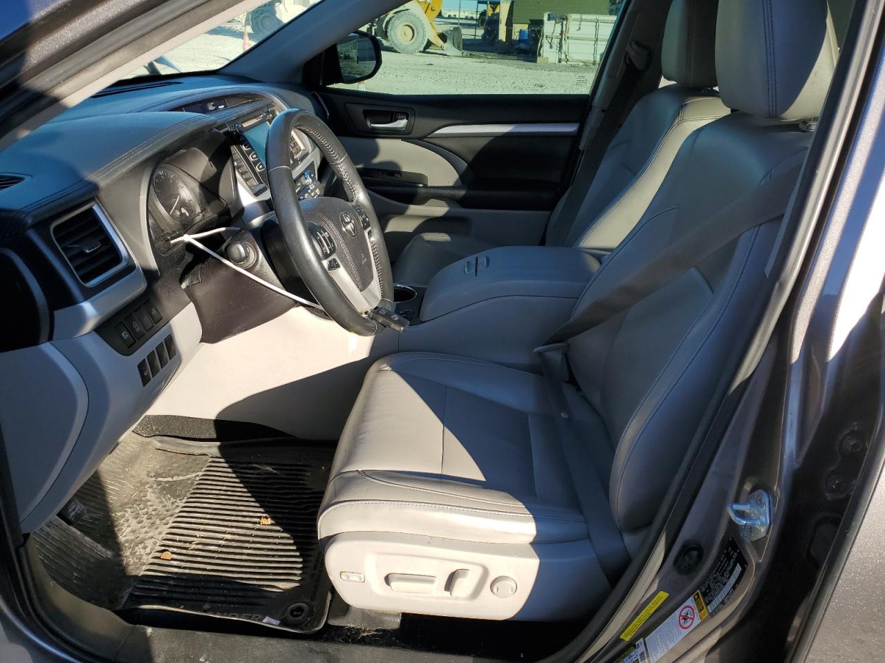 2017 Toyota Highlander - Image 7