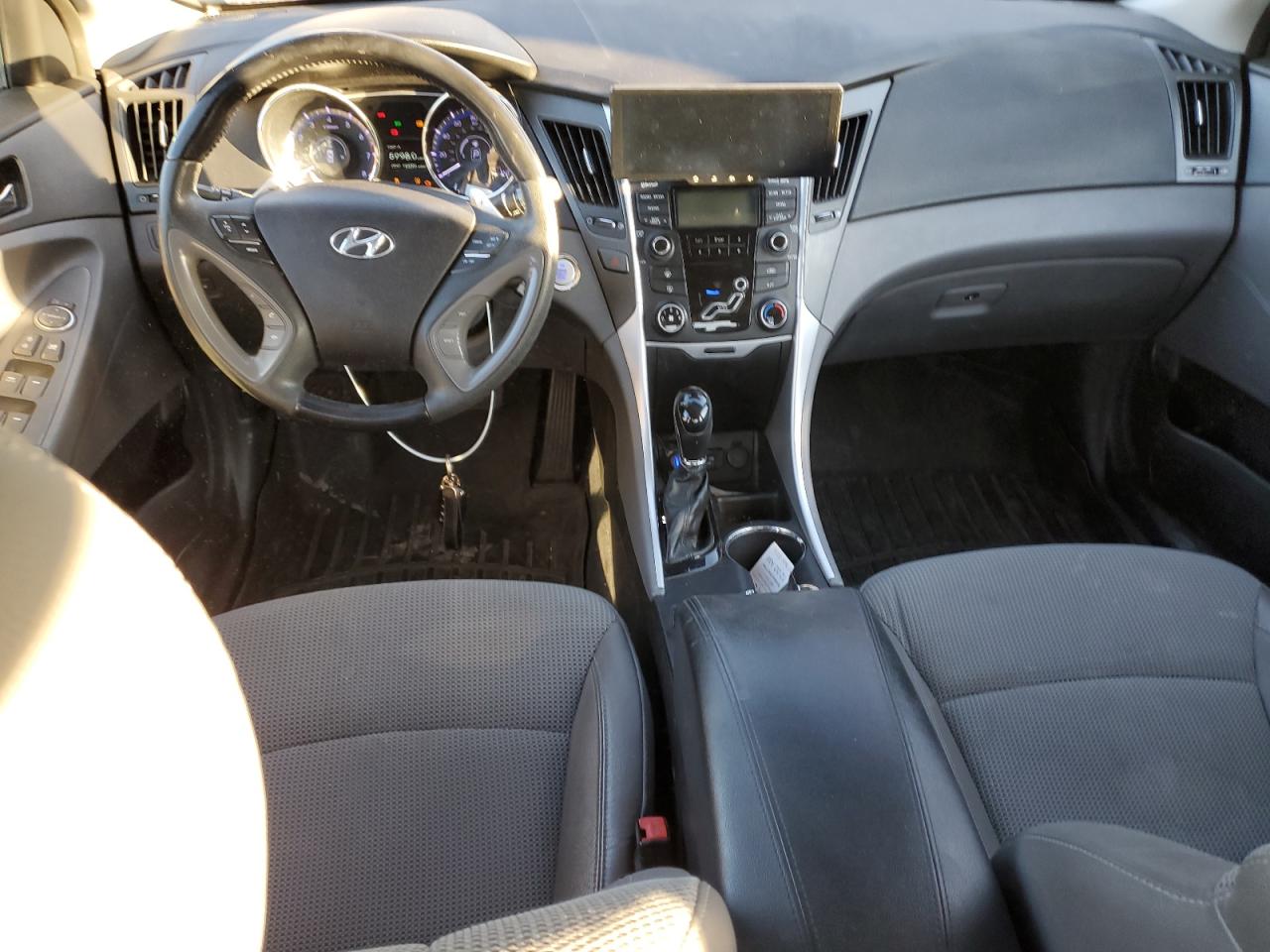 2013 Hyundai Sonata - Image 8