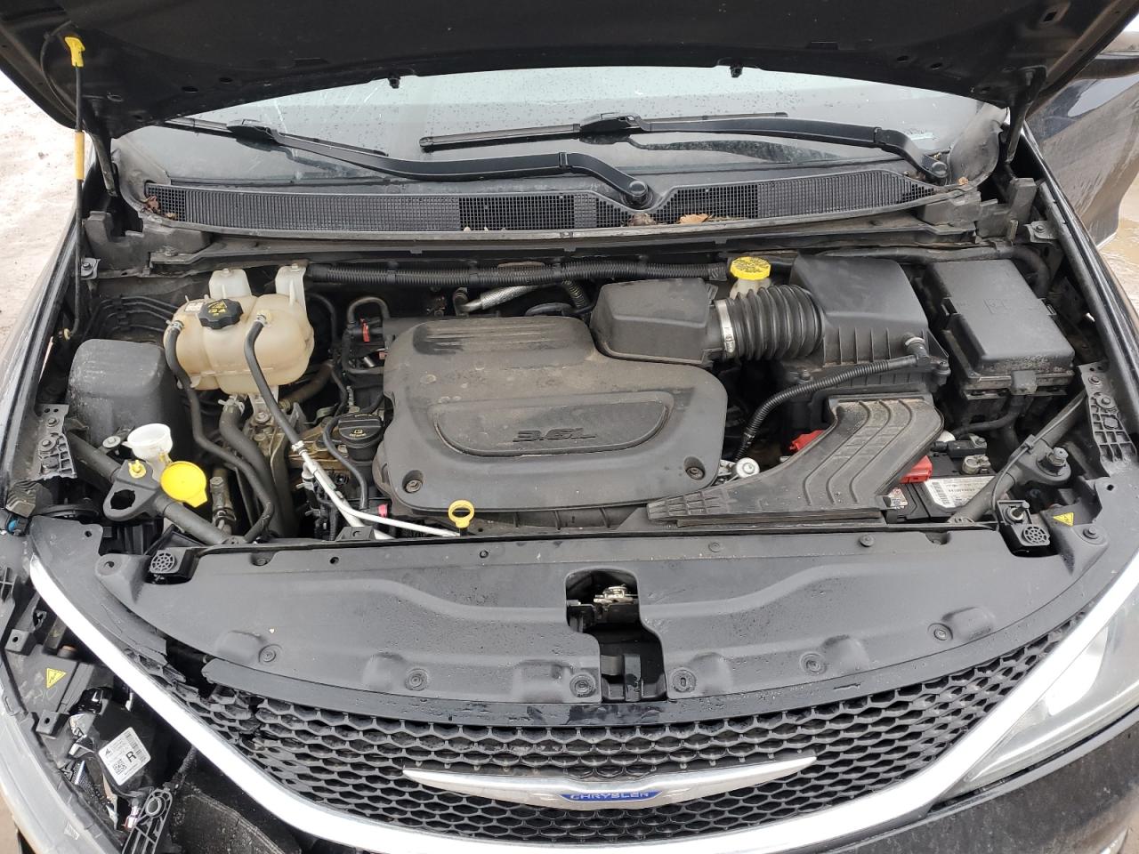 2020 Chrysler Pacifica - Image 12