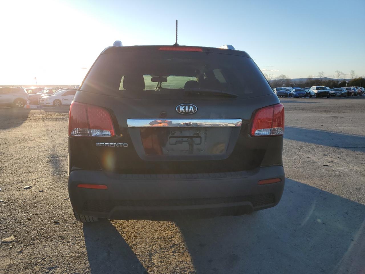 VIN 5XYKTDA68DG411995 2013 KIA SORENTO no.6