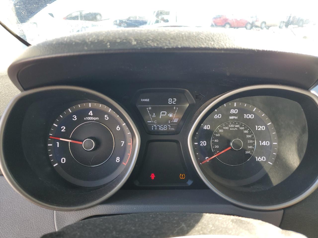 2016 Hyundai Elantra - Image 9