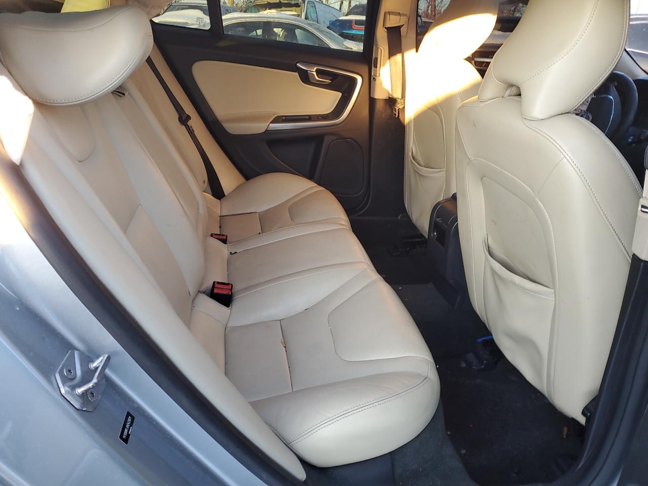 2017 Volvo S60 - Image 10