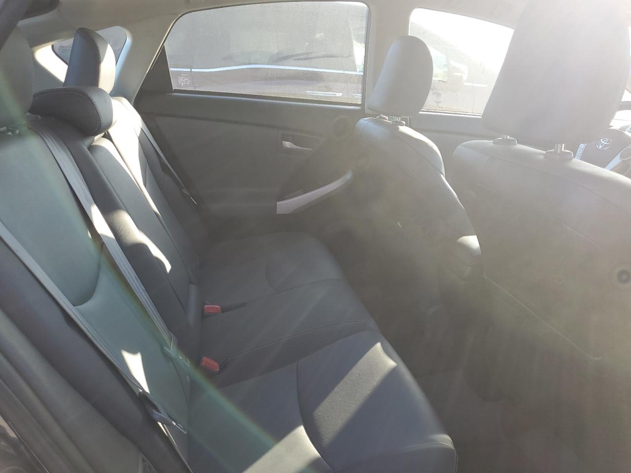 2015 Toyota Prius - Image 10