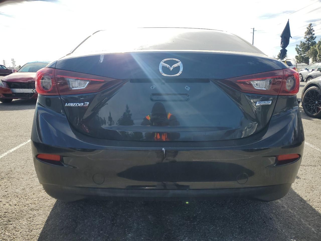 VIN 3MZBN1U77JM215863 2018 MAZDA 3 no.6