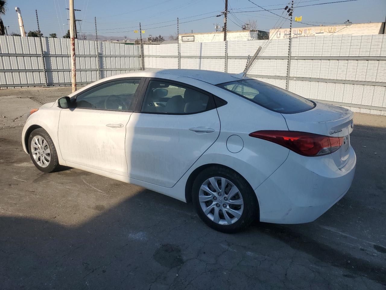 2012 Hyundai Elantra - Image 2