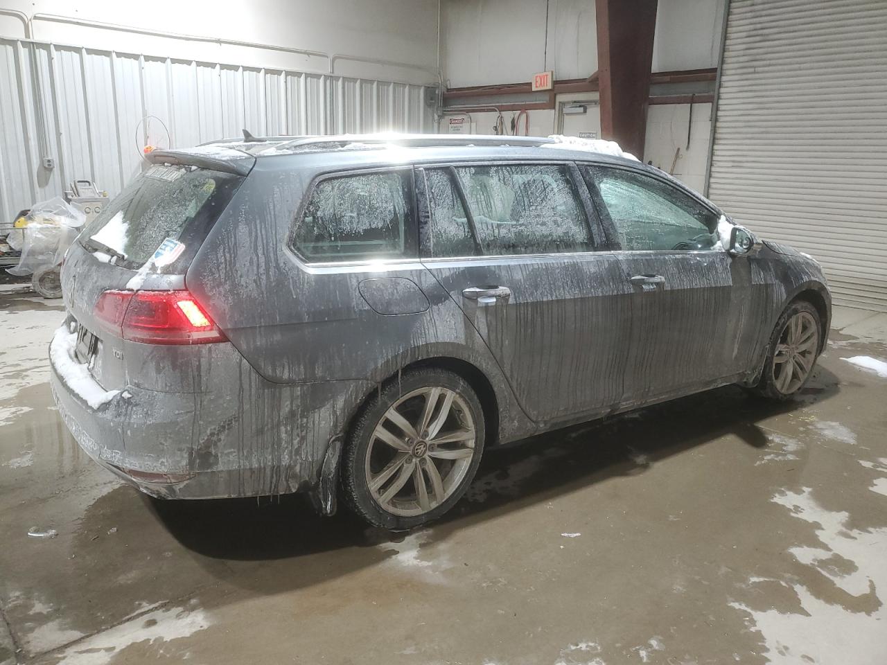 2015 Volkswagen Golf - Image 3