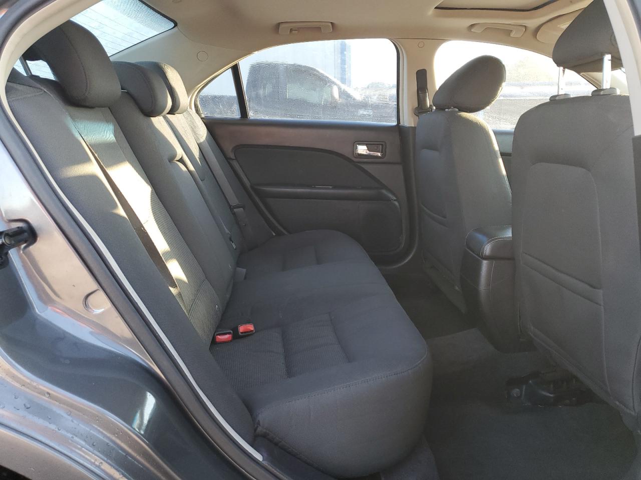 2010 Ford Fusion - Image 10