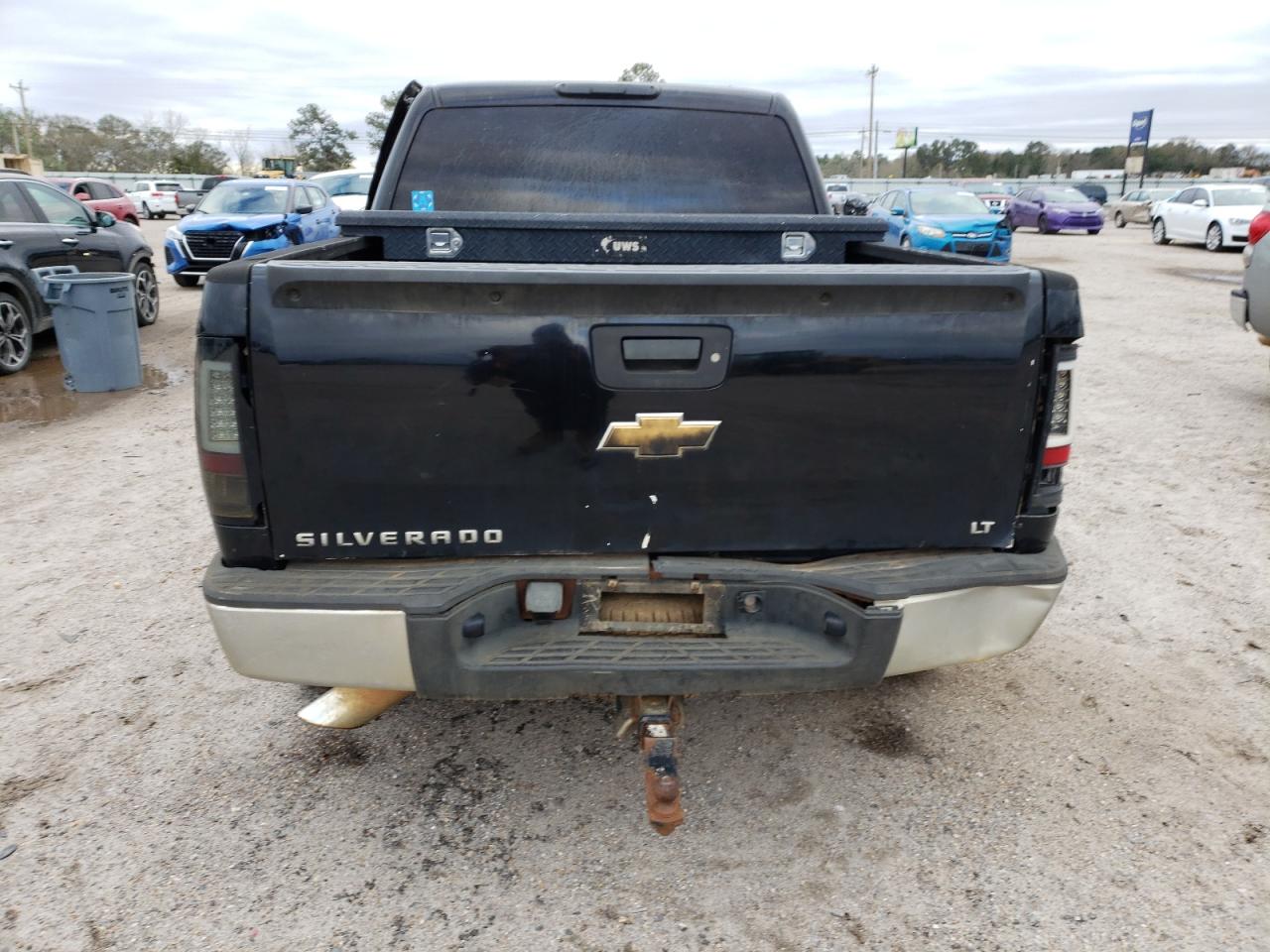 2011 Chevrolet Silverado - Image 6