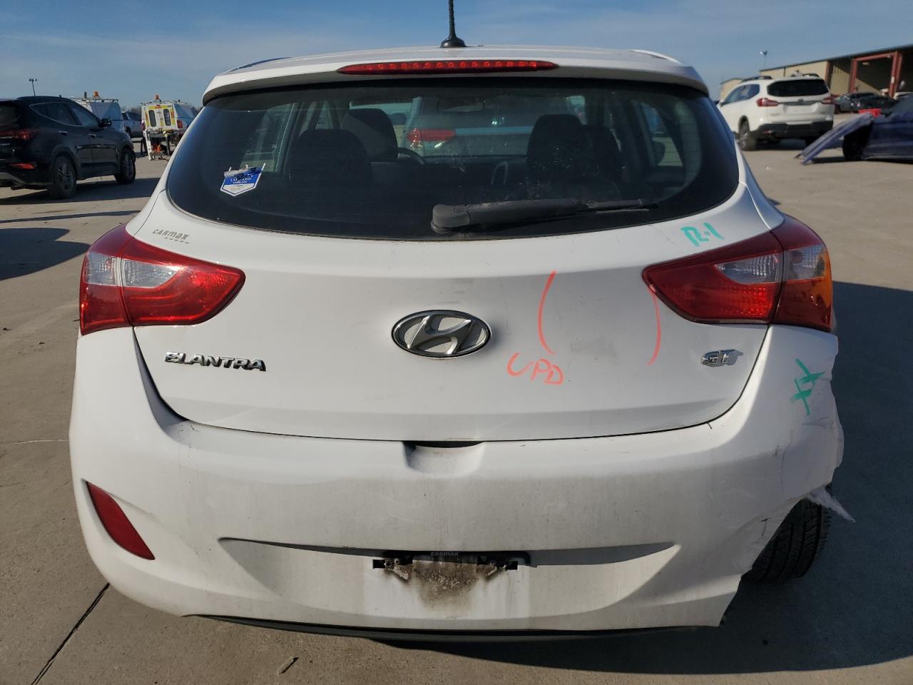 2016 Hyundai Elantra - Image 6