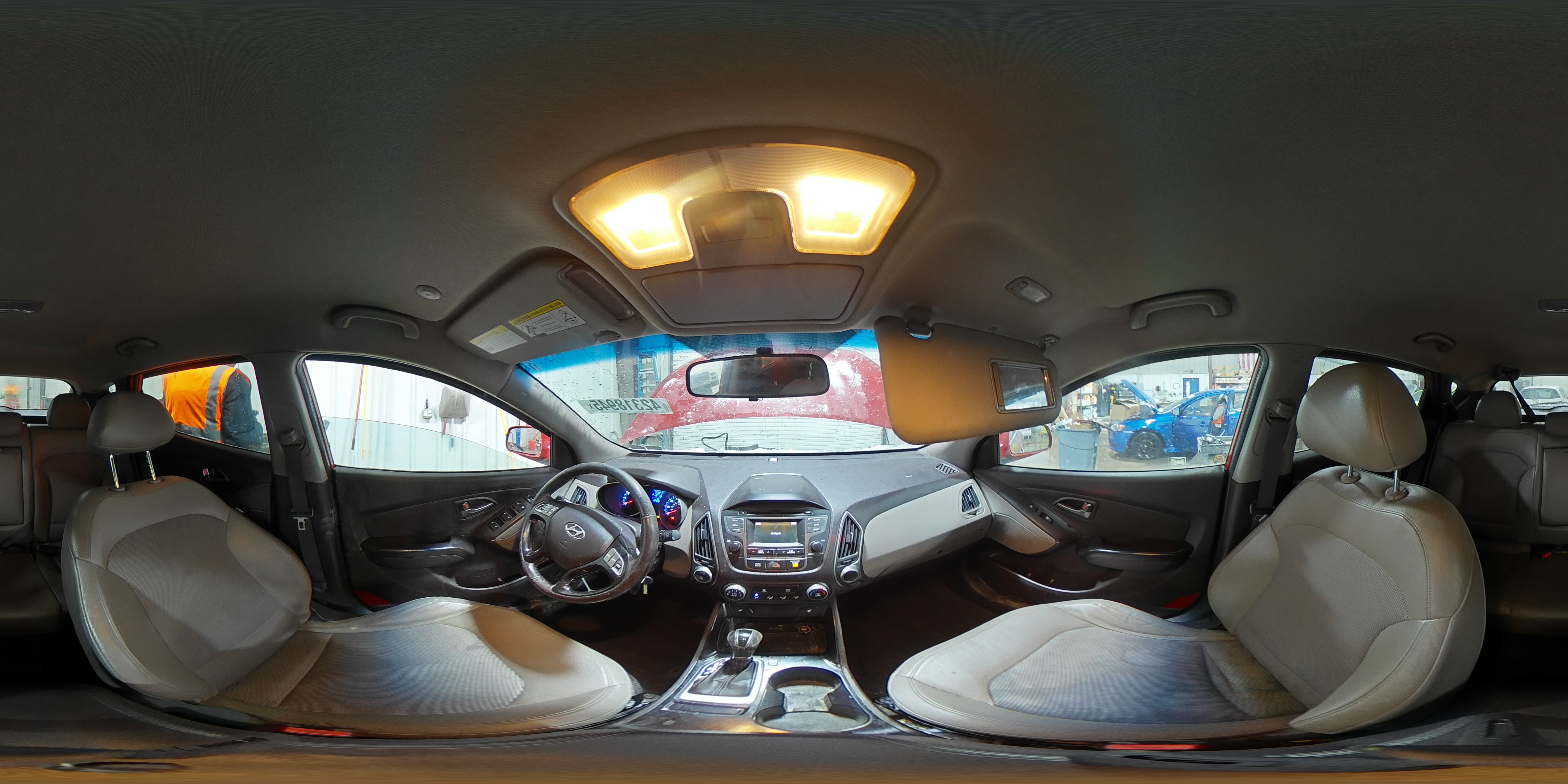 2015 Hyundai Tucson - Image 16