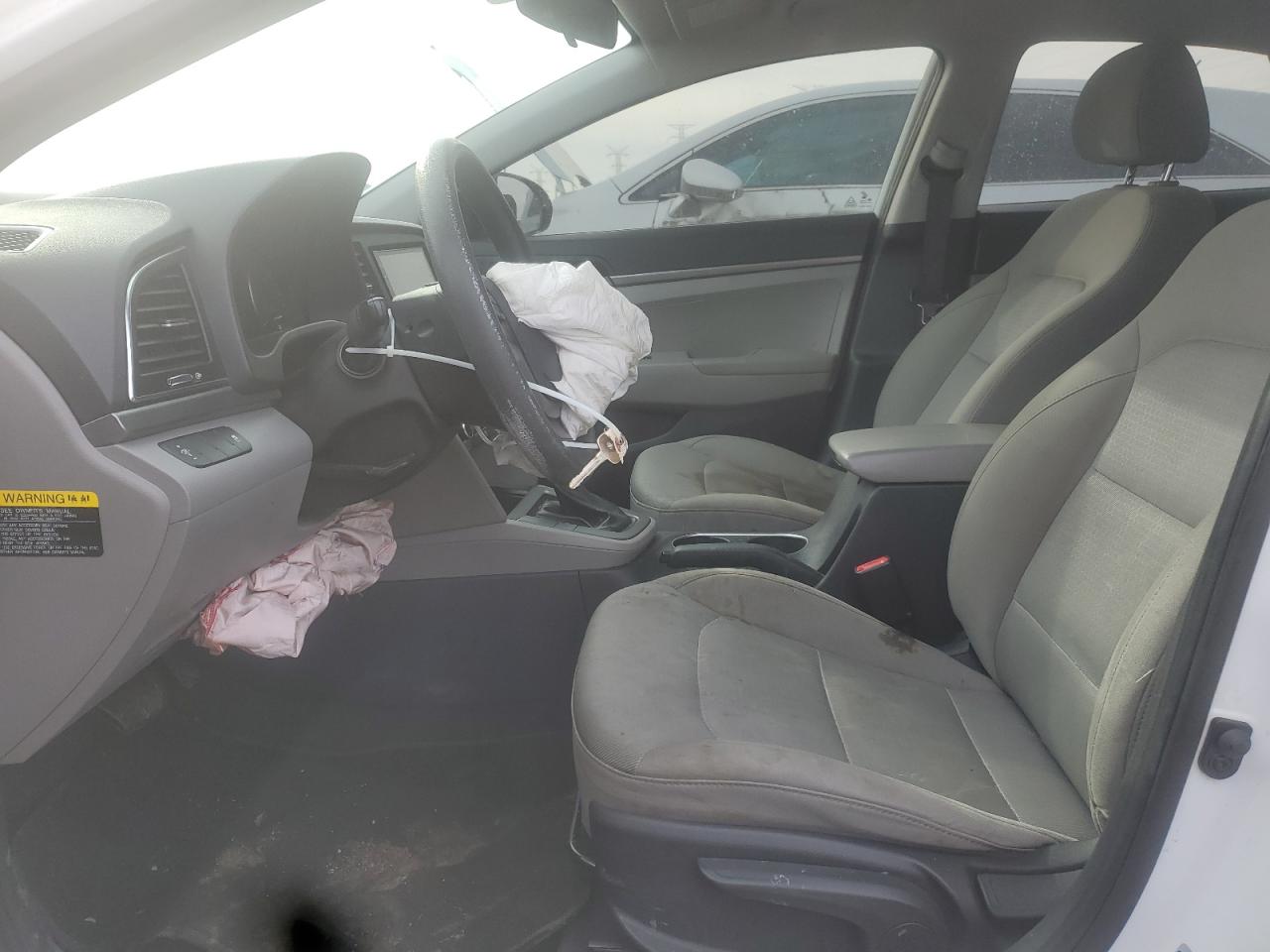 2017 Hyundai Elantra - Image 7