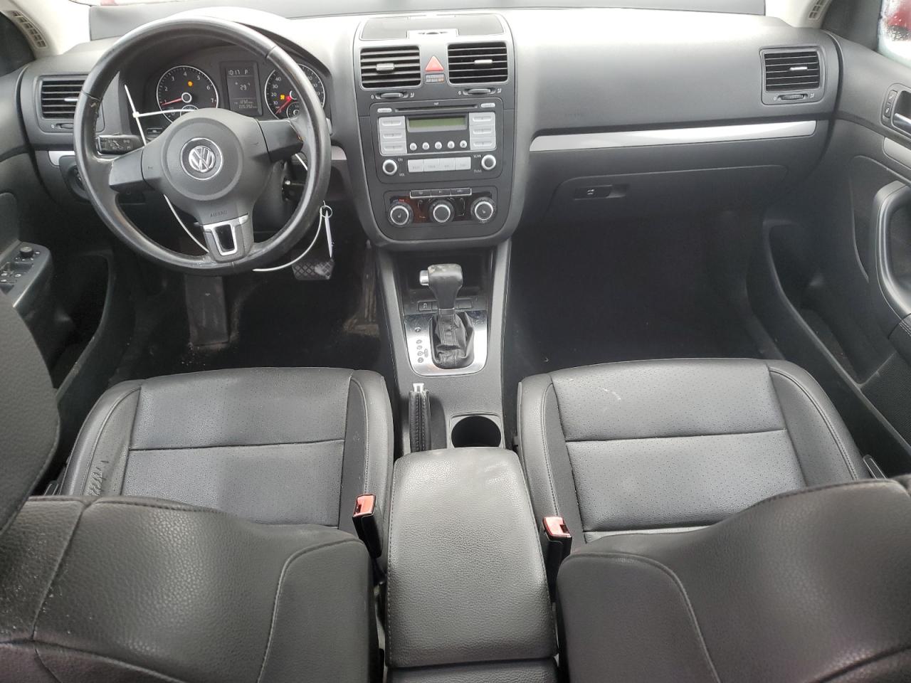 2010 Volkswagen Jetta - Image 8