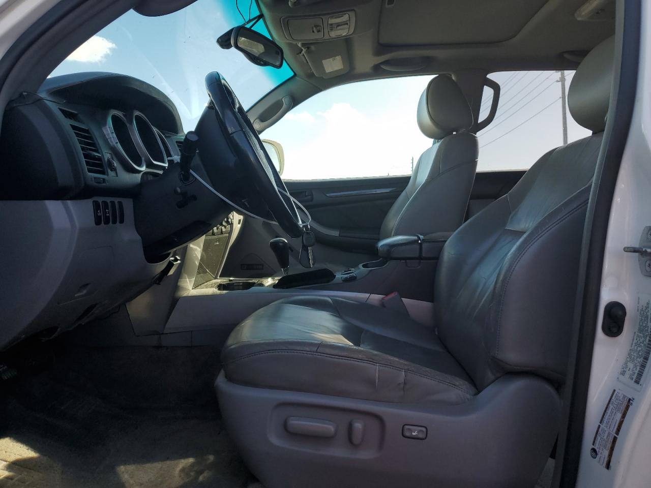 2005 Toyota 4Runner - Image 7